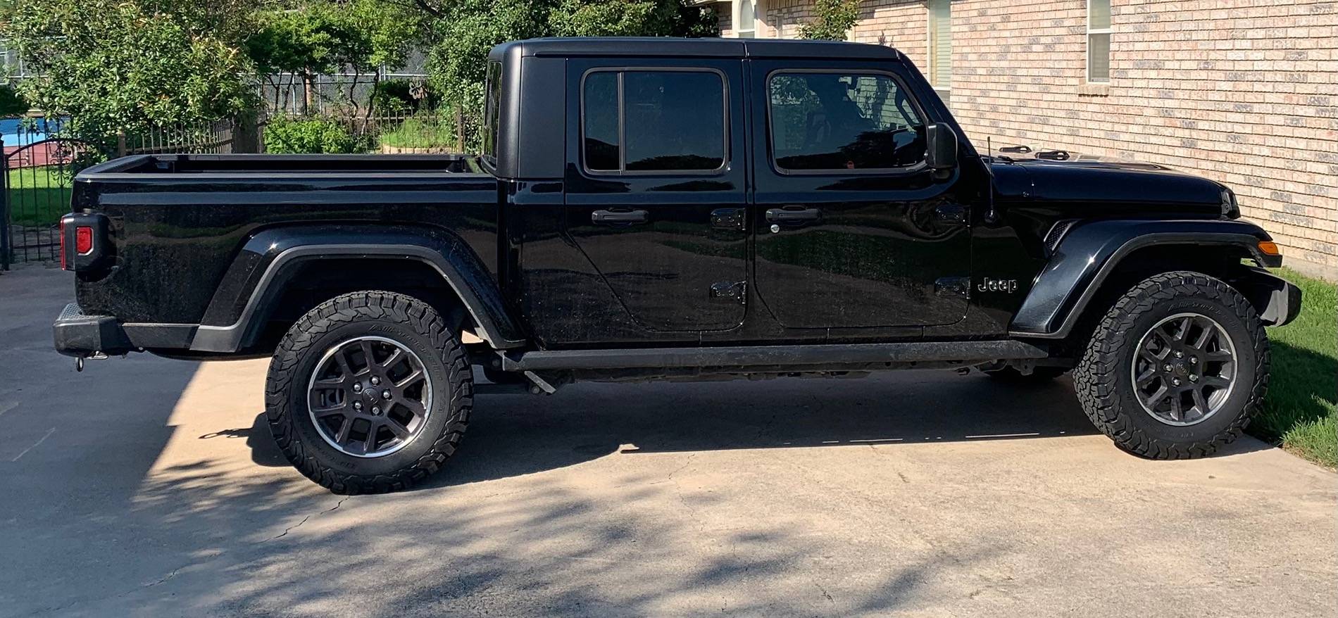 Jeep Gladiator Stock Overland / No Lift / Biggest Tire? IMG_1118