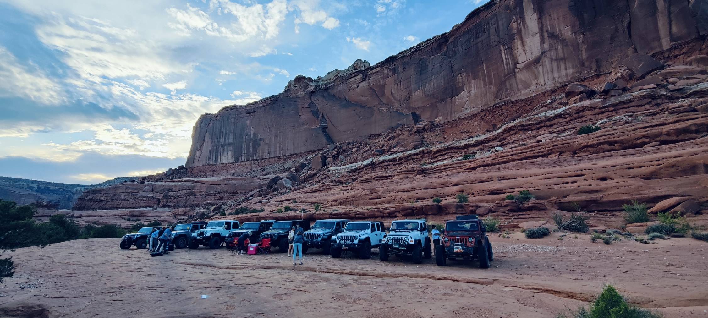 Jeep Gladiator Red Rock 4-Wheelers Trail of the Month July 2024 — The Moonlight Run @ Monitor & Merrimac Buttes AAViewSpotS