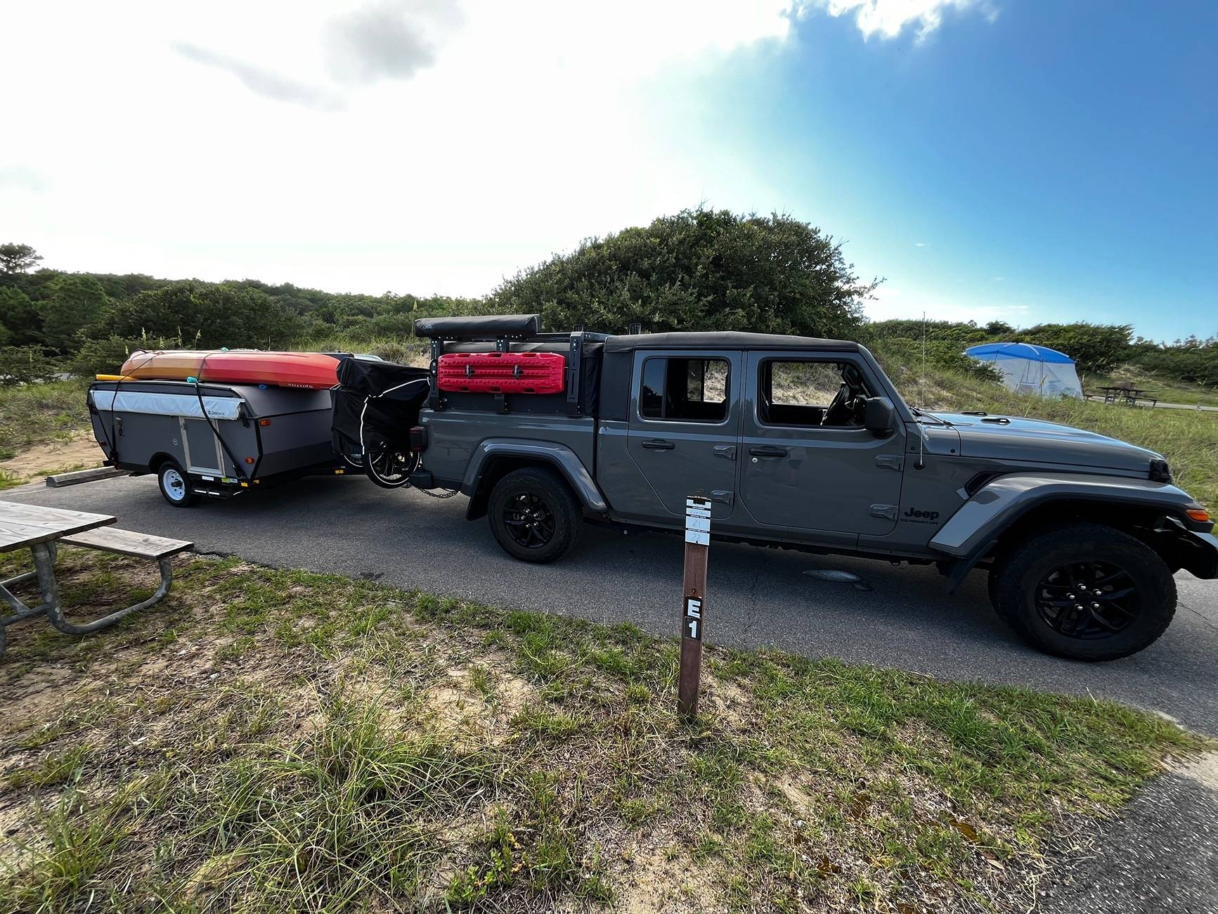 Jeep Gladiator DIY Bike Rack On Top of Full Height Bed Rack IMG_1400