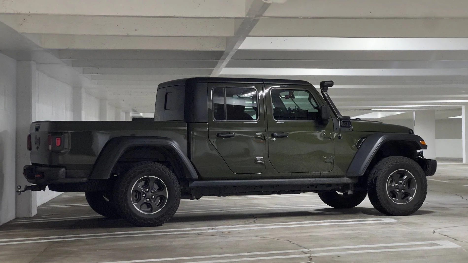 Jeep Gladiator is it a  rubicon without the rubicon sticker across the hood? IMG_8486