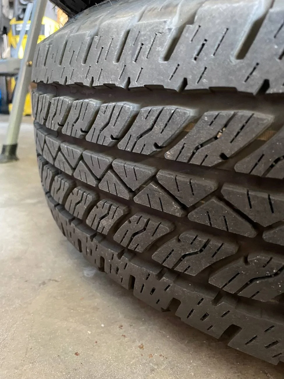 Jeep Gladiator Set of (4) OEM JT Sport steel wheels and all-terrain tires, includes TPMS IMG_2751