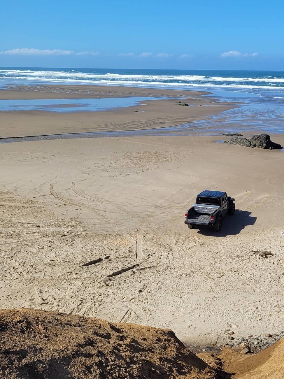Jeep Gladiator We're in a Beachy Mood!!! Show us your Rig on Sand! 20240331_110950~2