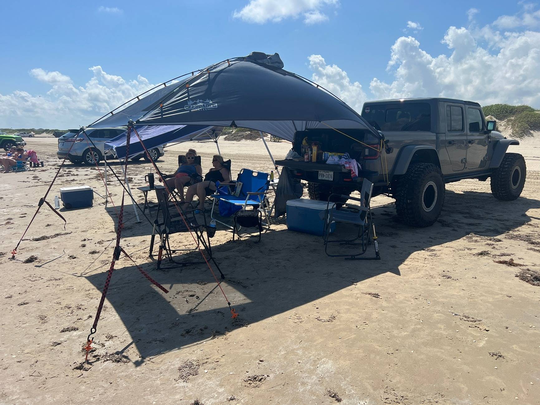 Jeep Gladiator We're in a Beachy Mood!!! Show us your Rig on Sand! IMG_7604[1].JPG