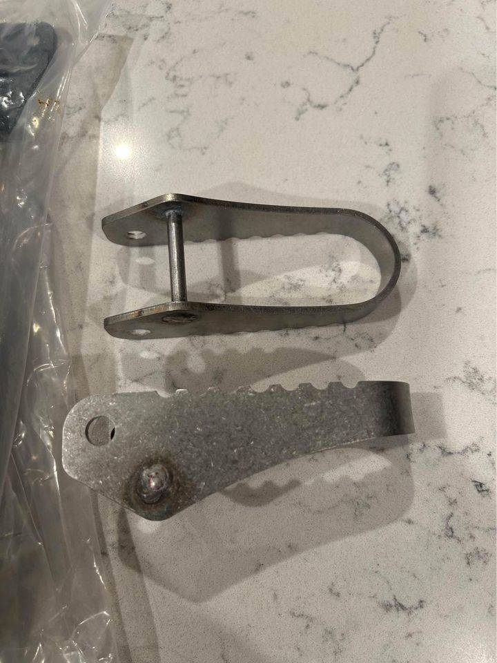 Jeep Gladiator MetalCloak hinge kit for a JT Gladiator or JL Wrangler 452222833_1849919758831917_900632980029353029_n