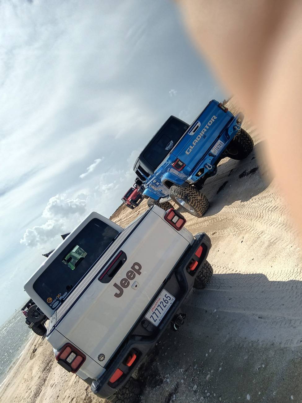Jeep Gladiator We're in a Beachy Mood!!! Show us your Rig on Sand! IMG_20240713_161338