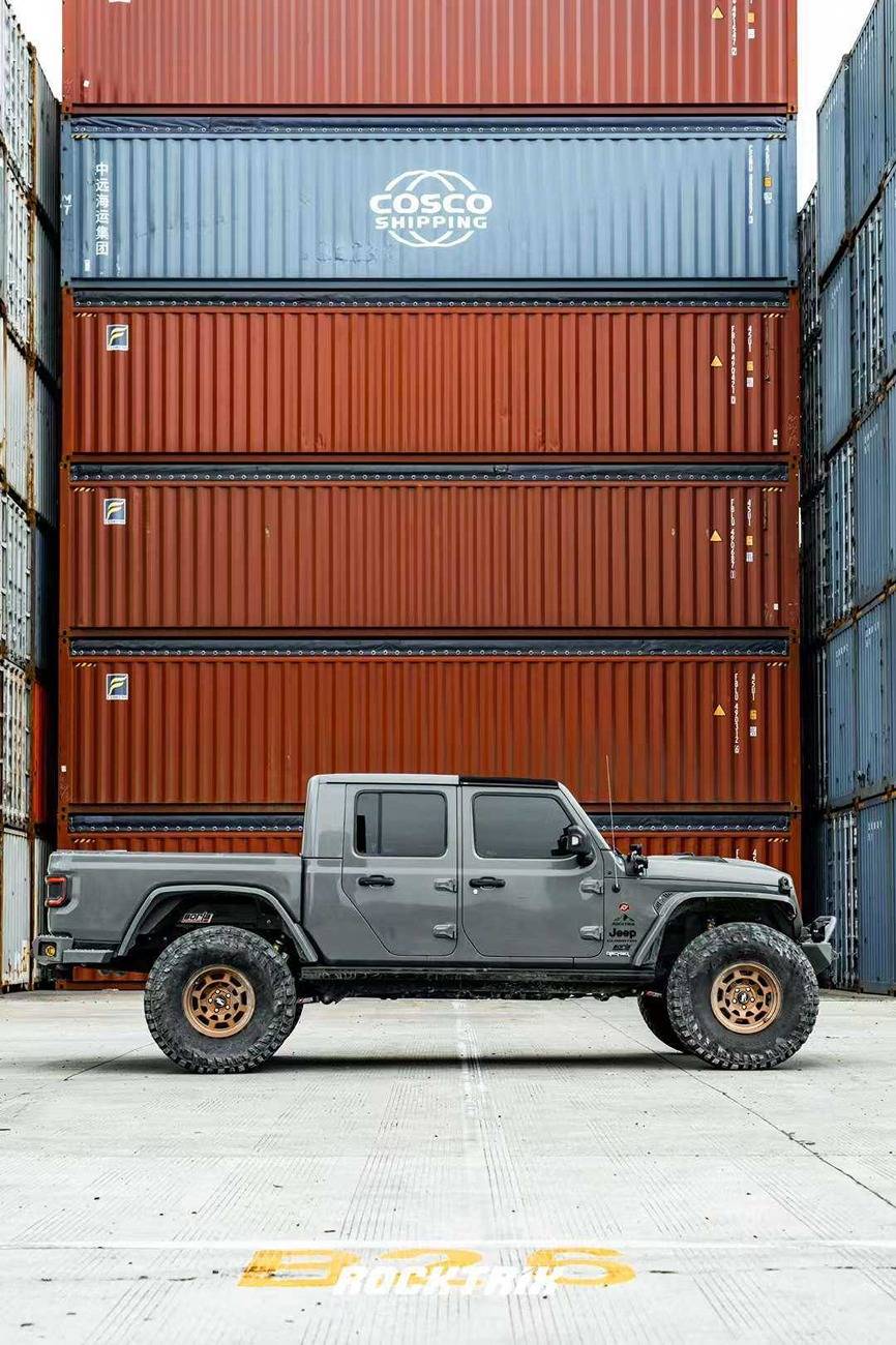 Jeep Gladiator Should we make this in bronze? 🤔 mmexport1721152261999 (1)