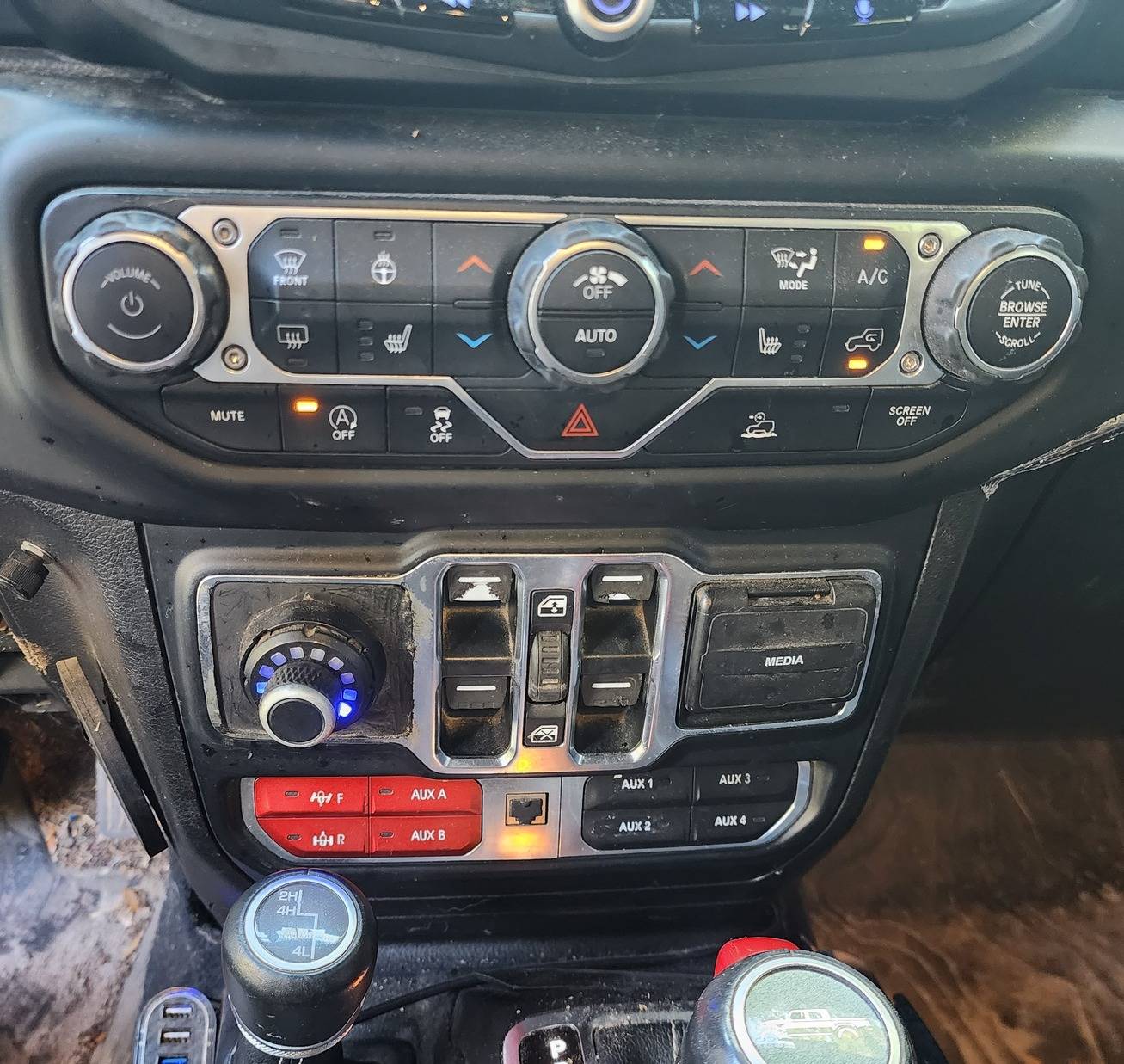 Jeep Gladiator Aux Wiring with no factory Switch Panel 20240727_095731