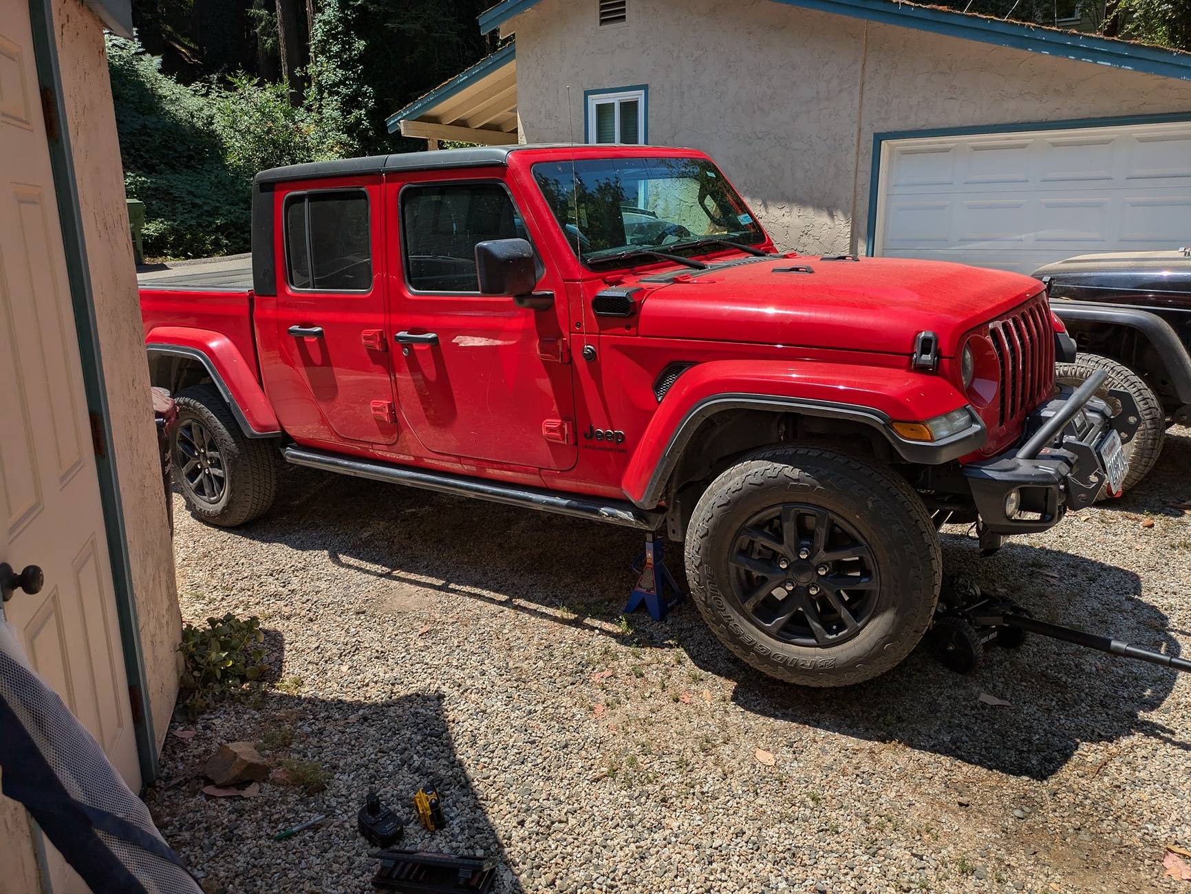 Jeep Gladiator Almost Rubicon - Family camper, weekend overlander, TJ tower PXL_20240727_193826833