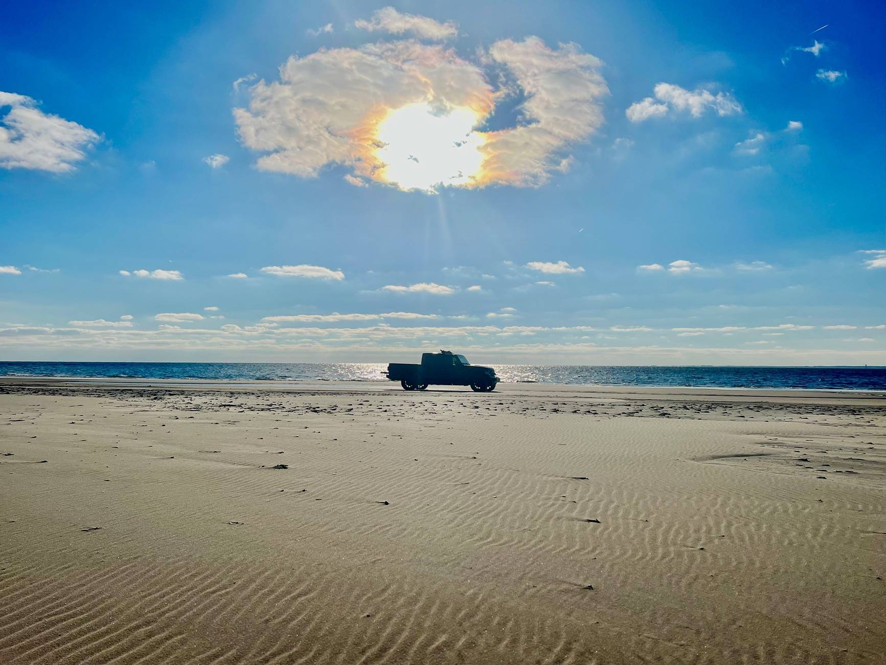 Jeep Gladiator We're in a Beachy Mood!!! Show us your Rig on Sand! IMG_3244