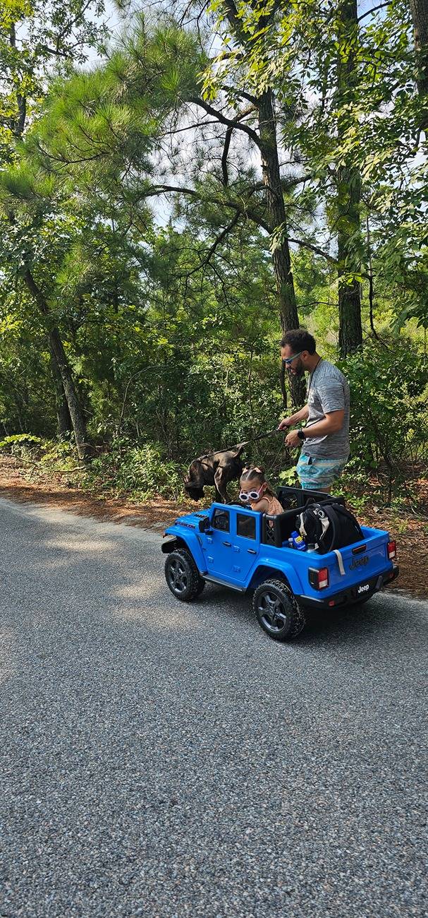 Jeep Gladiator Daddy / Daughter Gladiators will definitely brighten your day. 20240727_094725