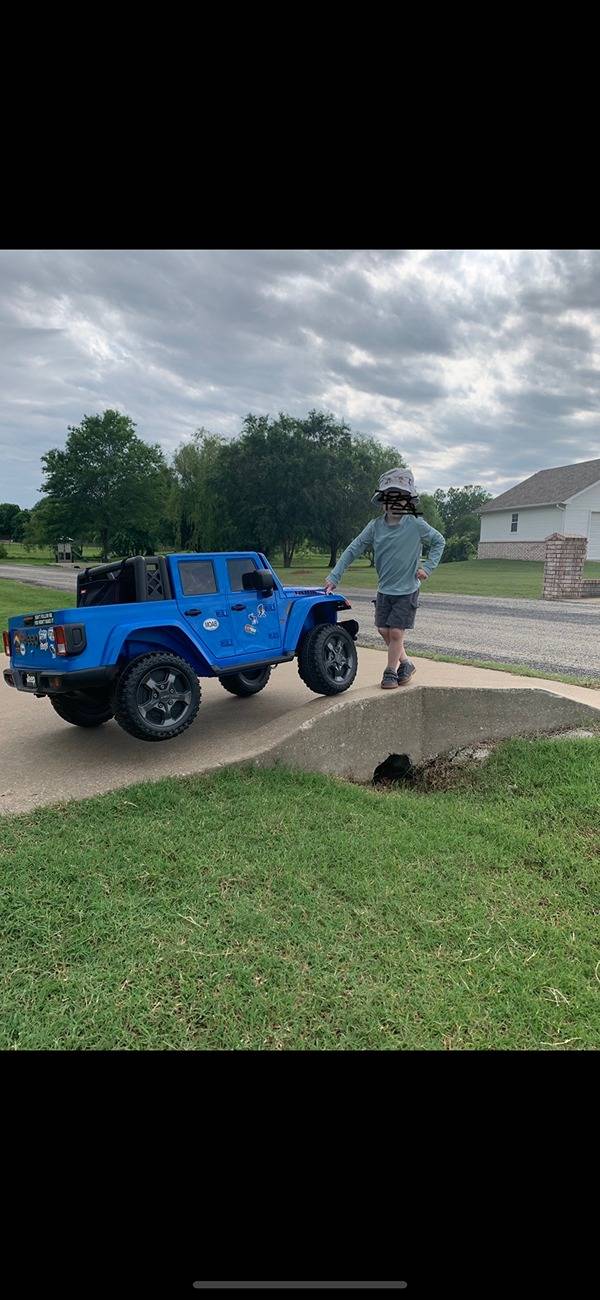 Jeep Gladiator Daddy / Daughter Gladiators will definitely brighten your day. IMG_6515