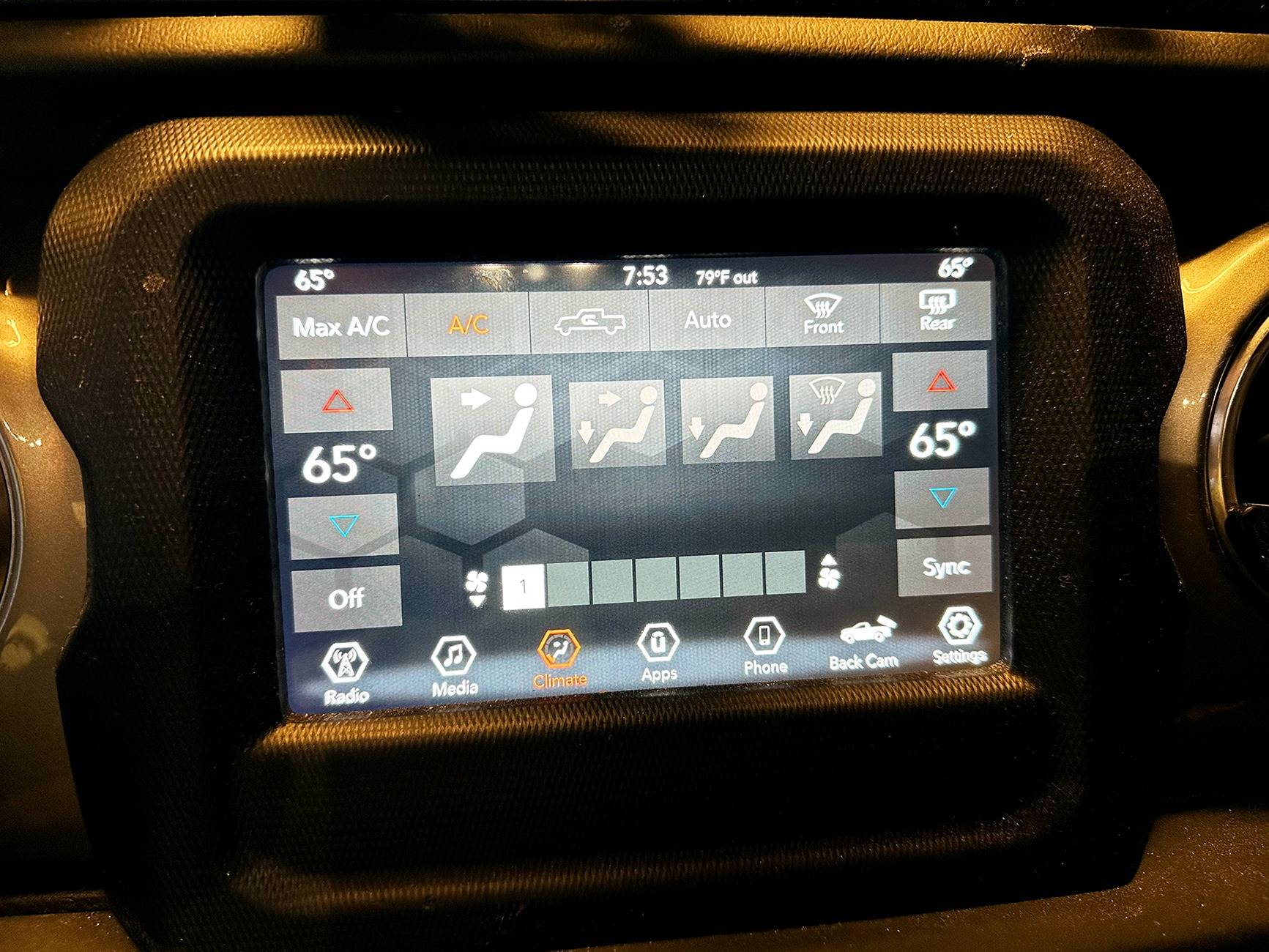 Jeep Gladiator 2020 JEEP GLADIATOR UCONNECT 4 MULTIMEDIA RECEIVER & 7" DISPLAY | 68406031AH - $400 SHIPPED IMG_9026