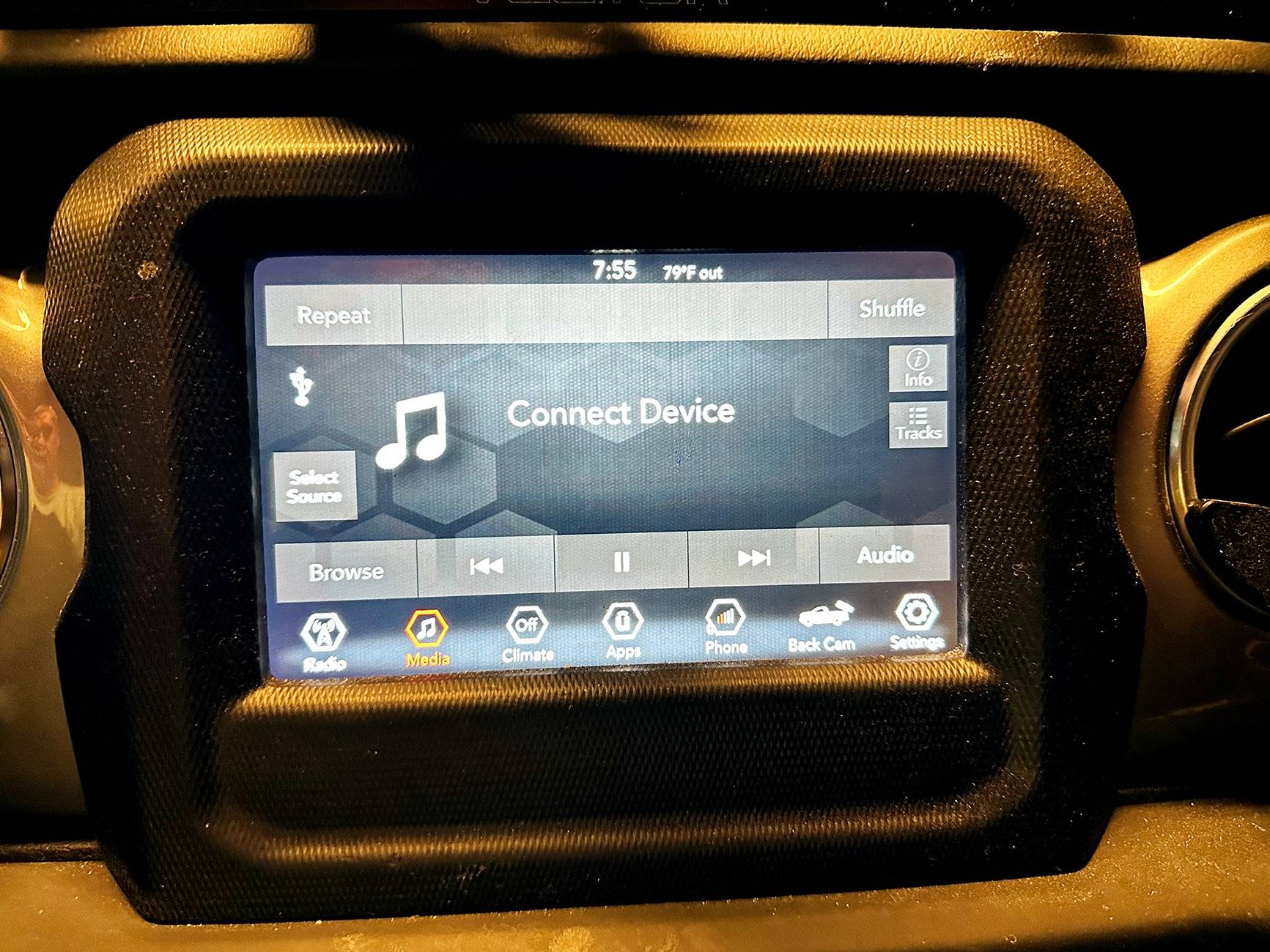 Jeep Gladiator 2020 JEEP GLADIATOR UCONNECT 4 MULTIMEDIA RECEIVER & 7" DISPLAY | 68406031AH - $400 SHIPPED IMG_9033