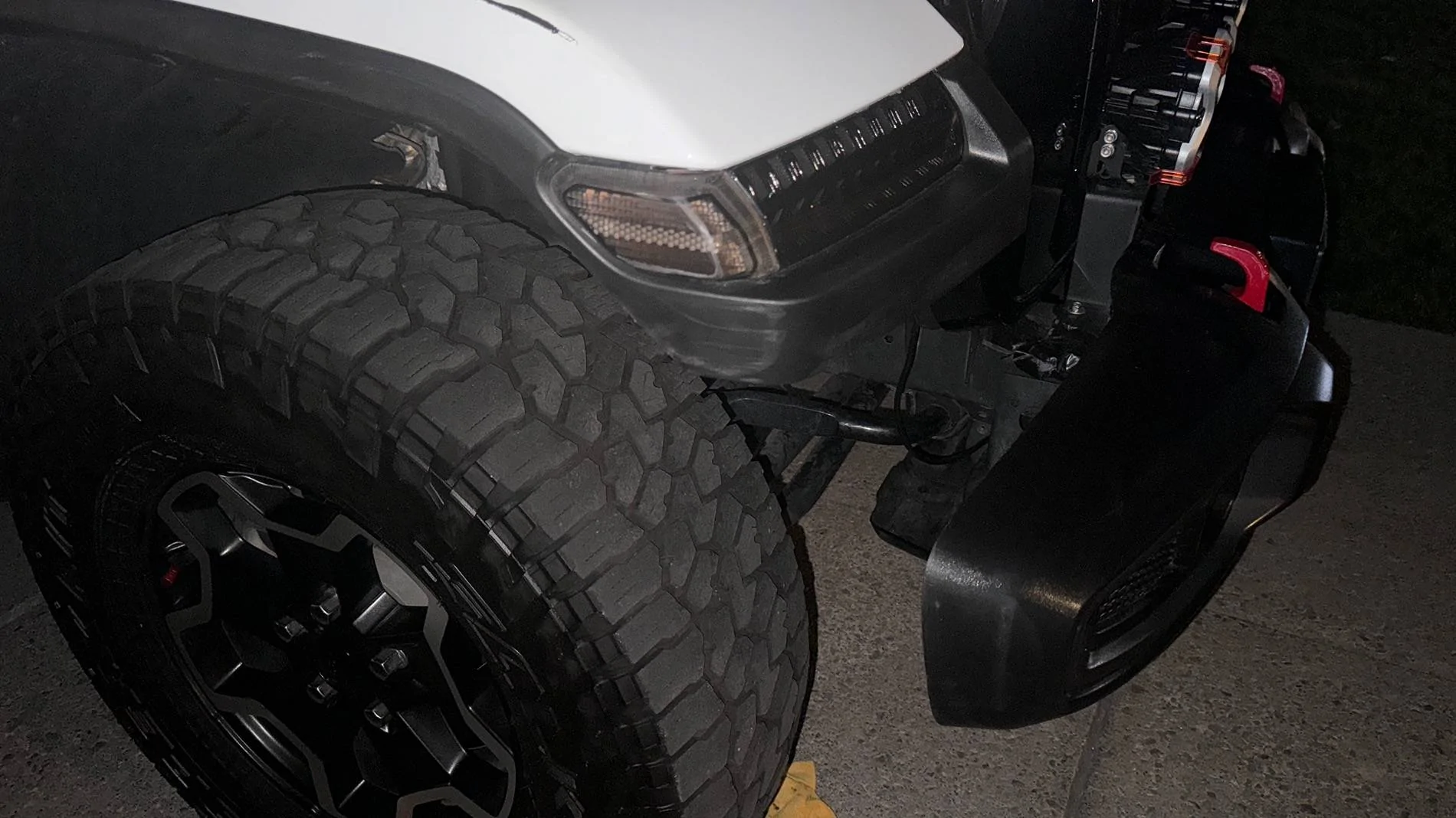 Jeep Gladiator collision/front right tire IMG_7619