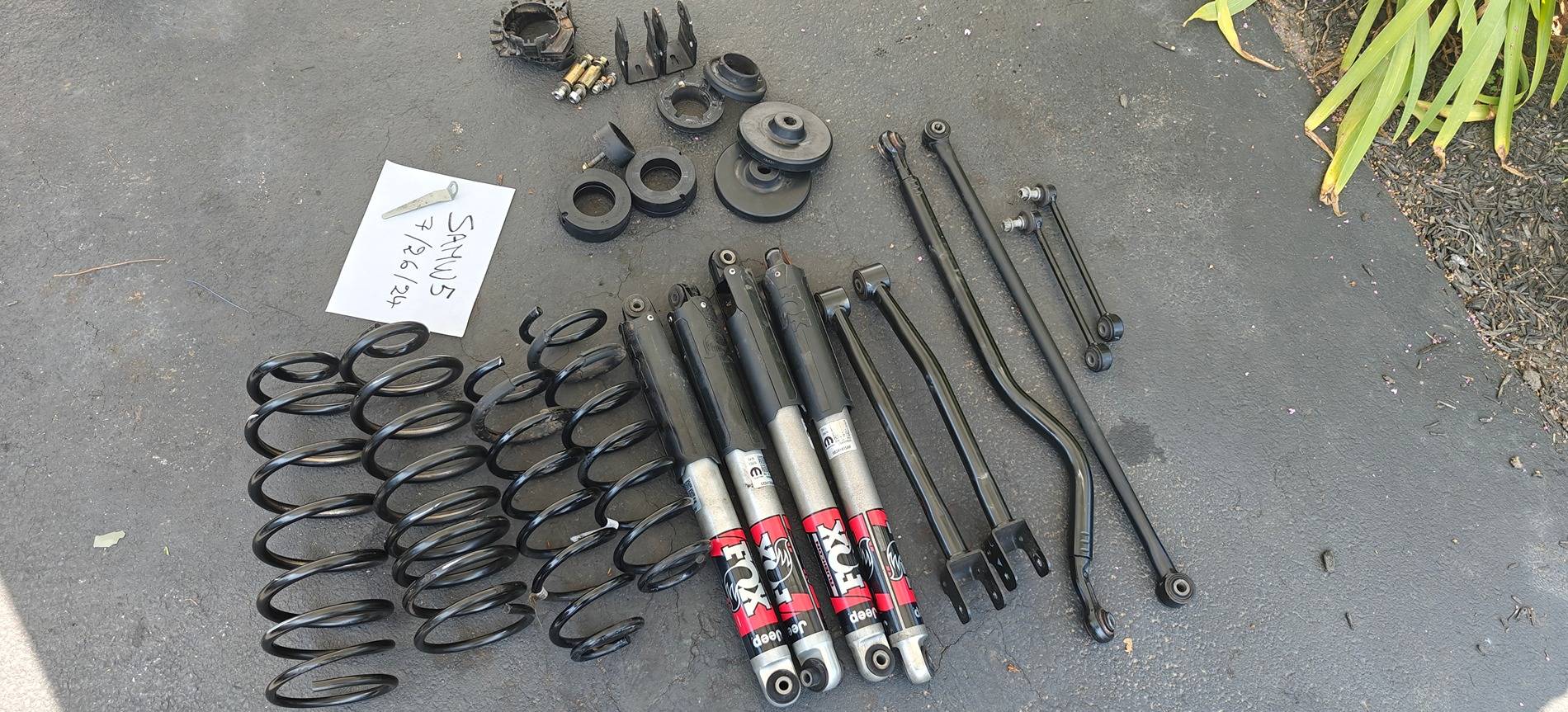 Jeep Gladiator 2021 JTR stock suspension with spacer kit -$300 1000005155