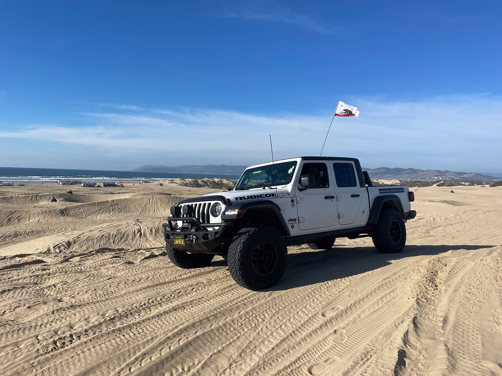 Jeep Gladiator We're in a Beachy Mood!!! Show us your Rig on Sand! IMG_6716