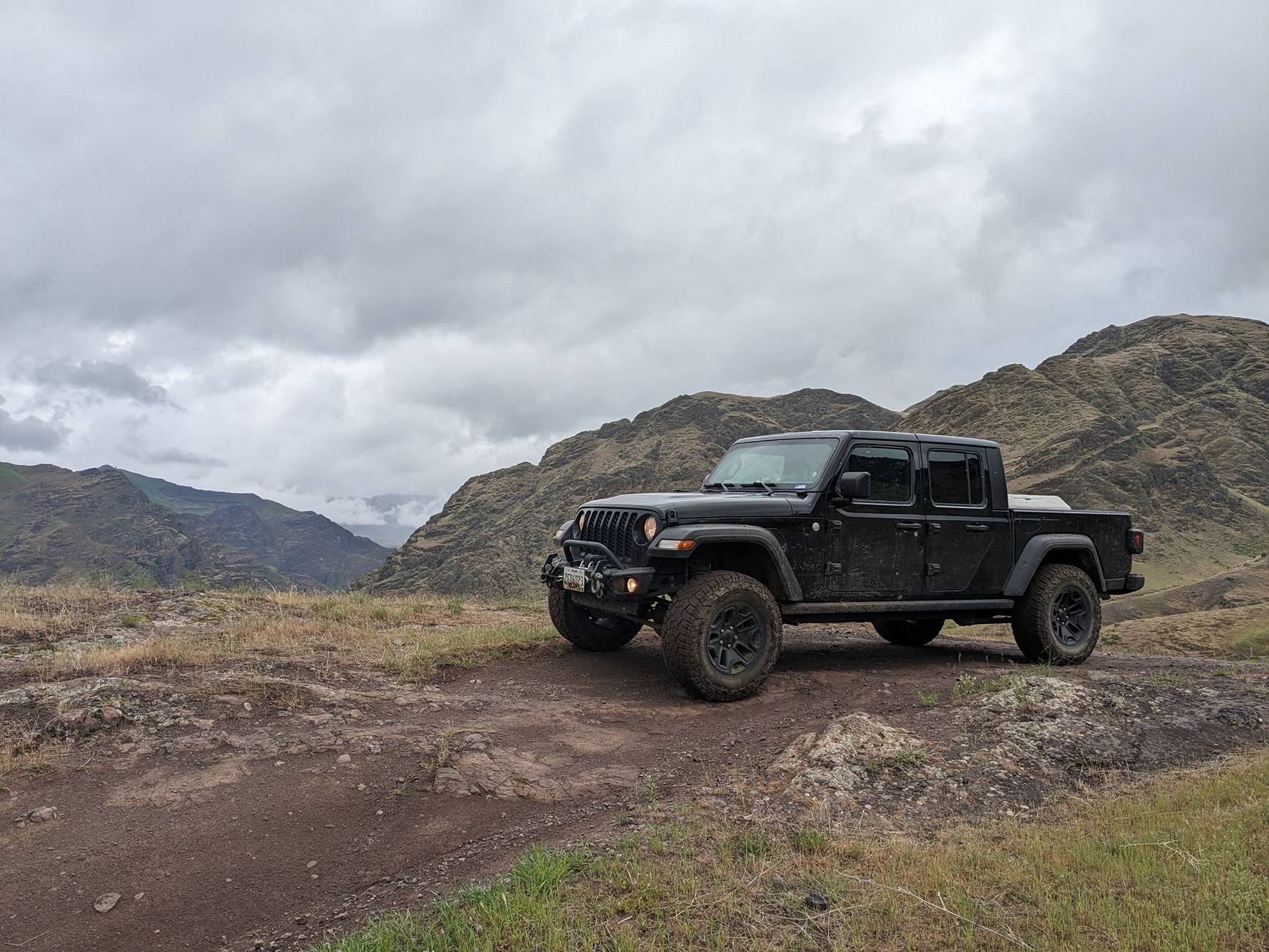 Jeep Gladiator 3.5" lift on 35's photos if you have a lift or something close. PXL_20230509_183711332