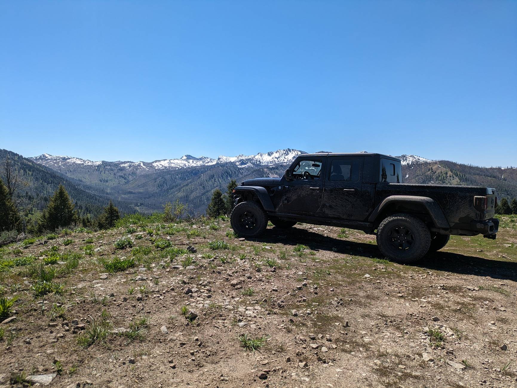 Jeep Gladiator 3.5" lift on 35's photos if you have a lift or something close. PXL_20240613_175043362