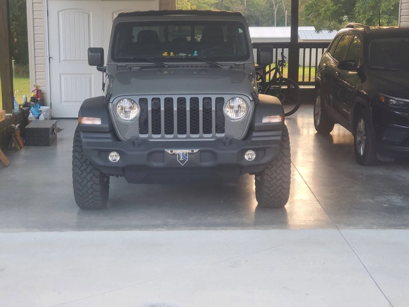 Jeep Gladiator What bumper part is this, I want to know if I can get replacements ? (Australia) 20210930_184429