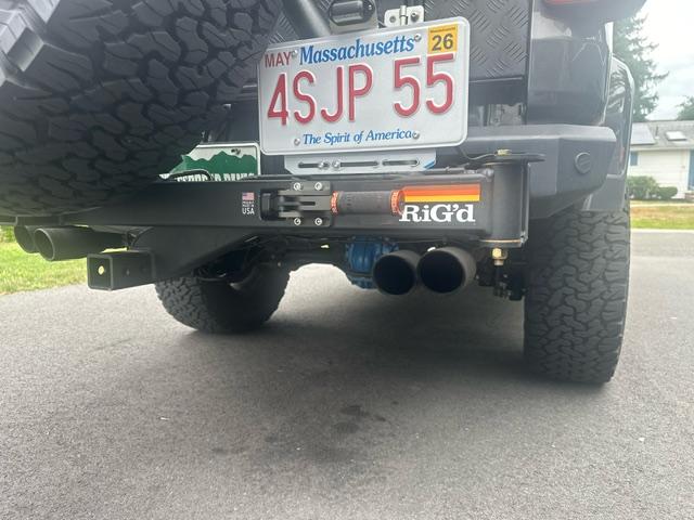 Jeep Gladiator Rigd Tire Swing/Rebel offroad roof half rack rigd 1