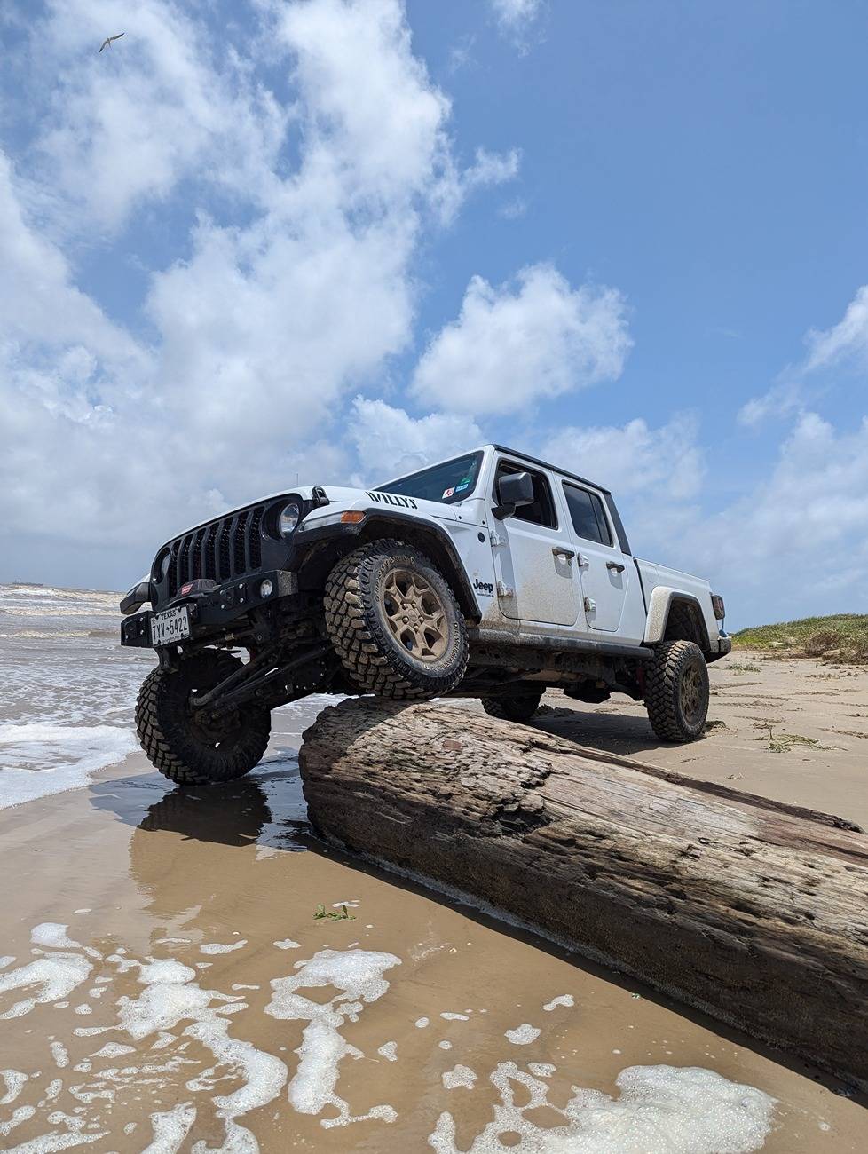 Jeep Gladiator We're in a Beachy Mood!!! Show us your Rig on Sand! PXL_20240620_184251688