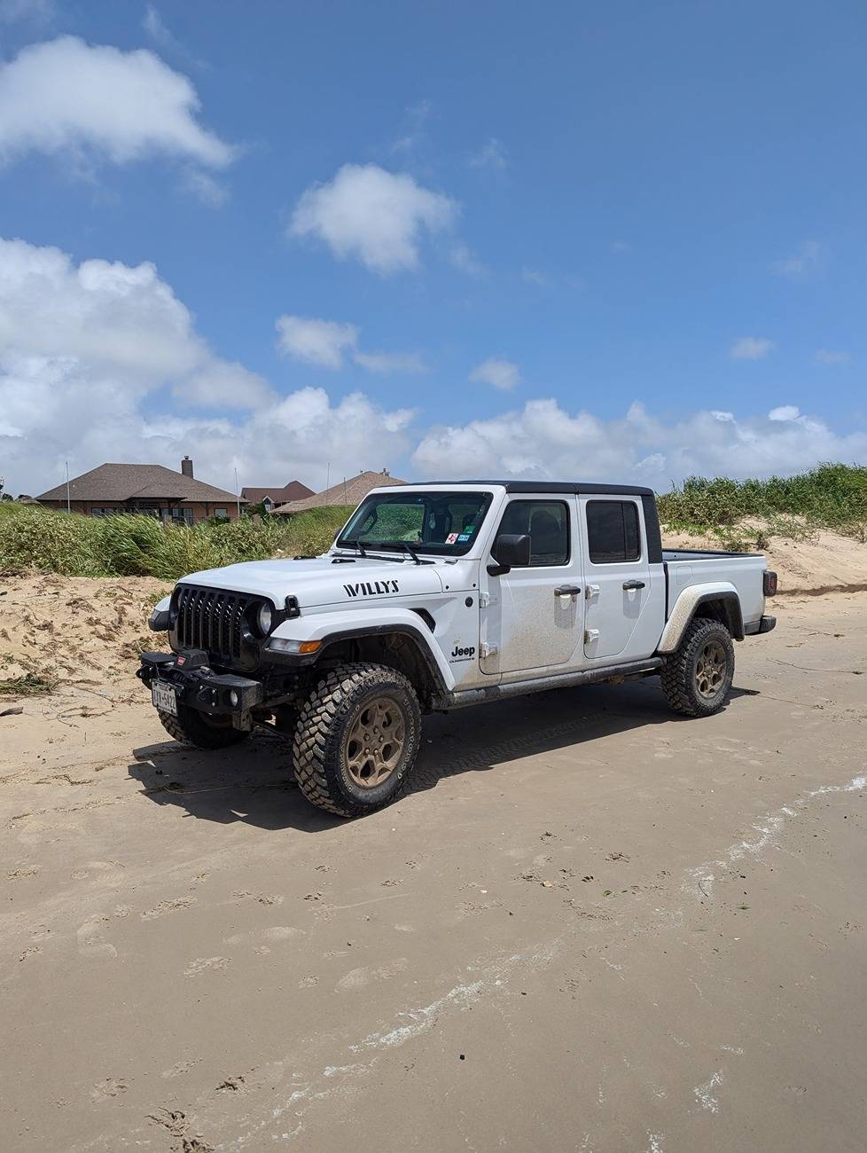Jeep Gladiator We're in a Beachy Mood!!! Show us your Rig on Sand! PXL_20240620_172930402