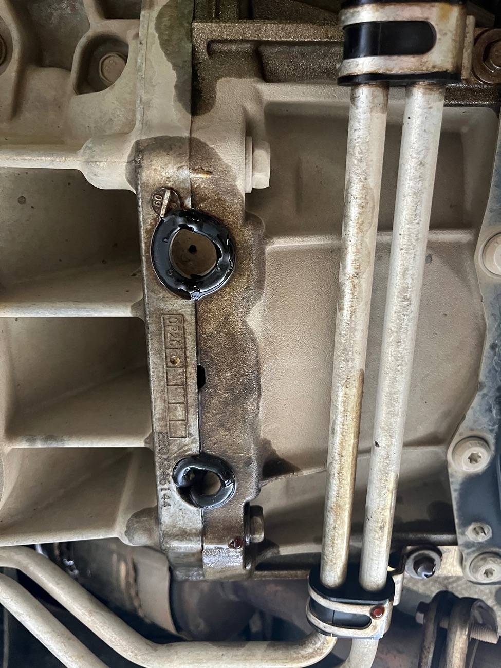 Jeep Gladiator Lots of fluid coming from top of transmission IMG_2036