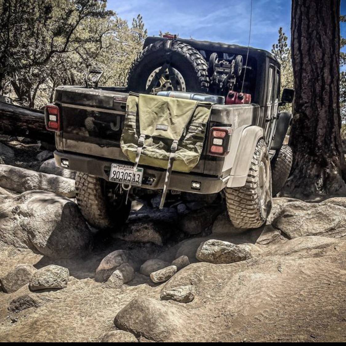 Jeep Gladiator Anybody use a "trash a roo" type bag? 5D761808-3771-4311-B5E7-1224AF2E982D