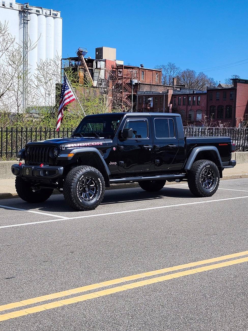 Jeep Gladiator 3.5" lift on 35's photos if you have a lift or something close. 20240324_123037