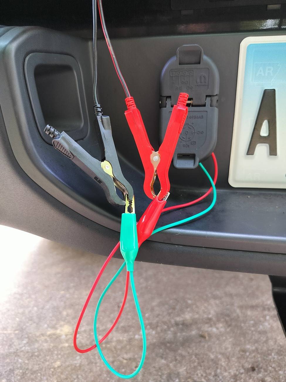 Jeep Gladiator Trickle charge auxiliary battery? IMG20240801083820
