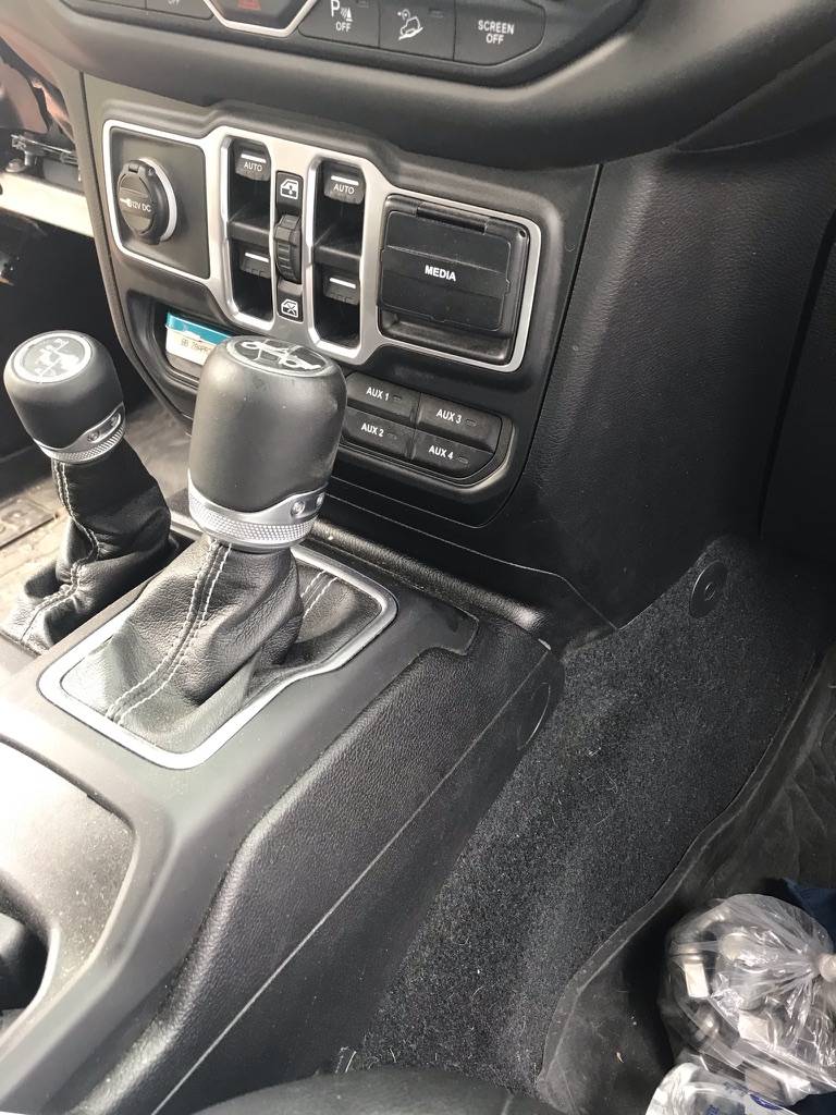 Jeep Gladiator What trailer brake controllers are you using? B4 Redarc 2