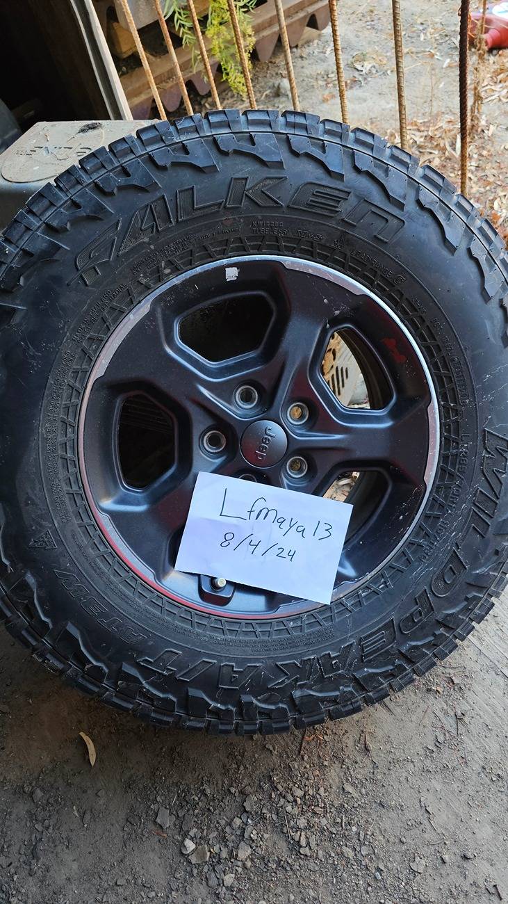 Jeep Gladiator 2021 Rubicon wheels/ tires used $500 20240804_102752