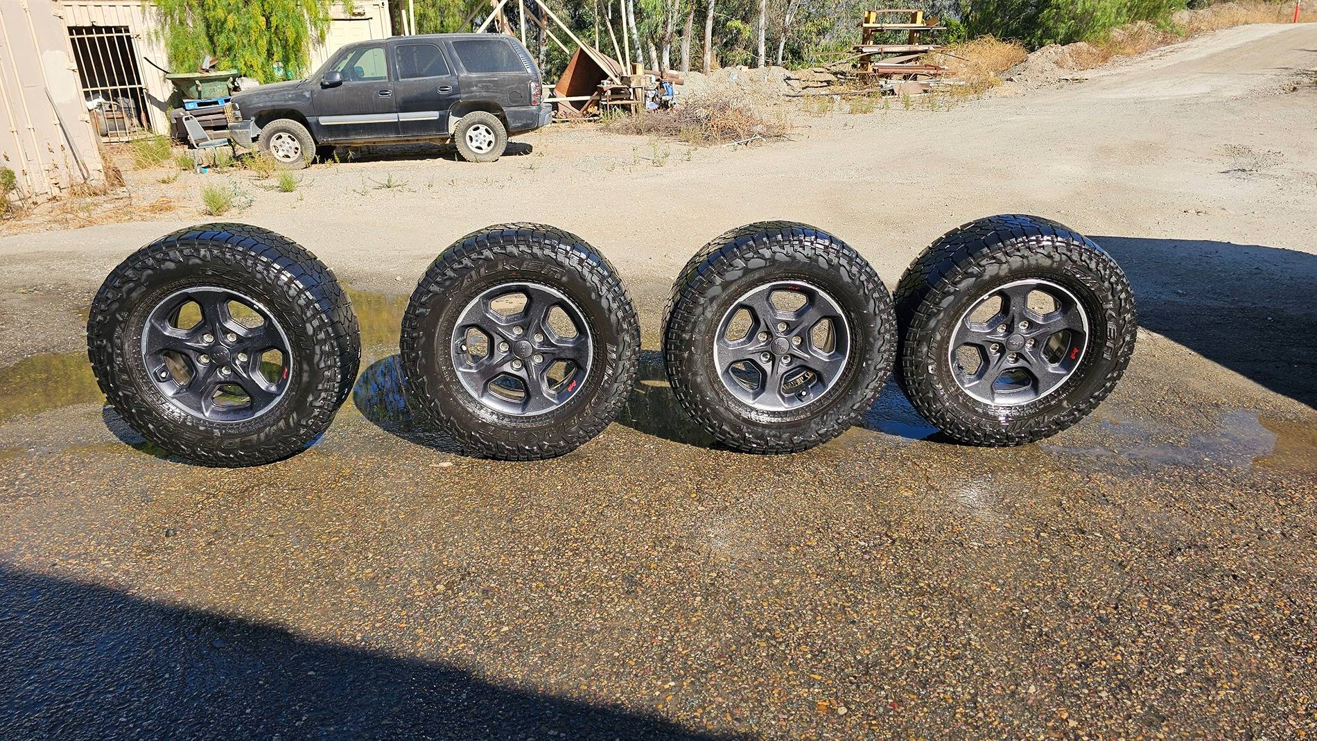 Jeep Gladiator 2021 Rubicon wheels/ tires used $500 20240728_165229
