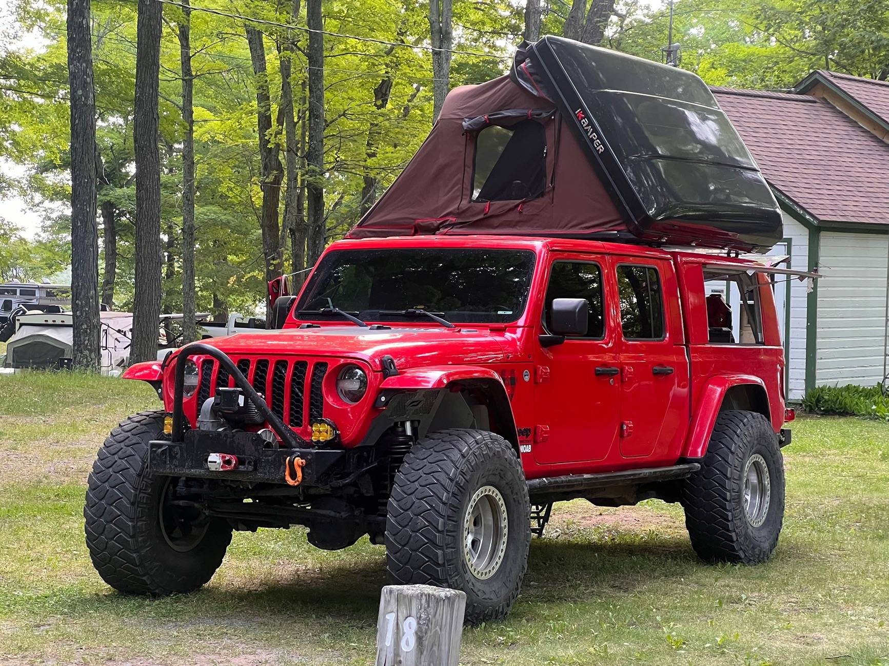 Jeep Gladiator JLU hard top converted to JT bed cap! IMG_5067