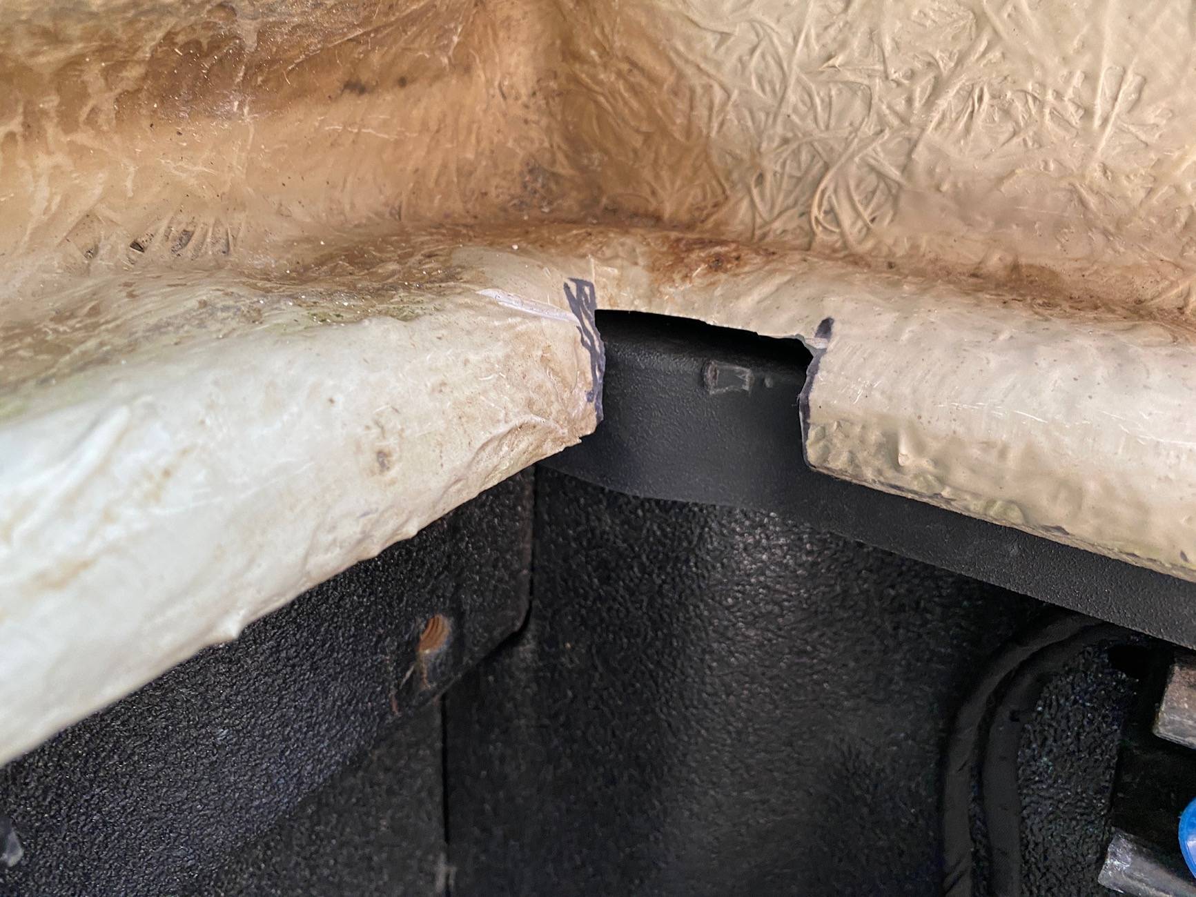 Jeep Gladiator First gen Tacoma bed cap fits on Gladiator IMG_8128