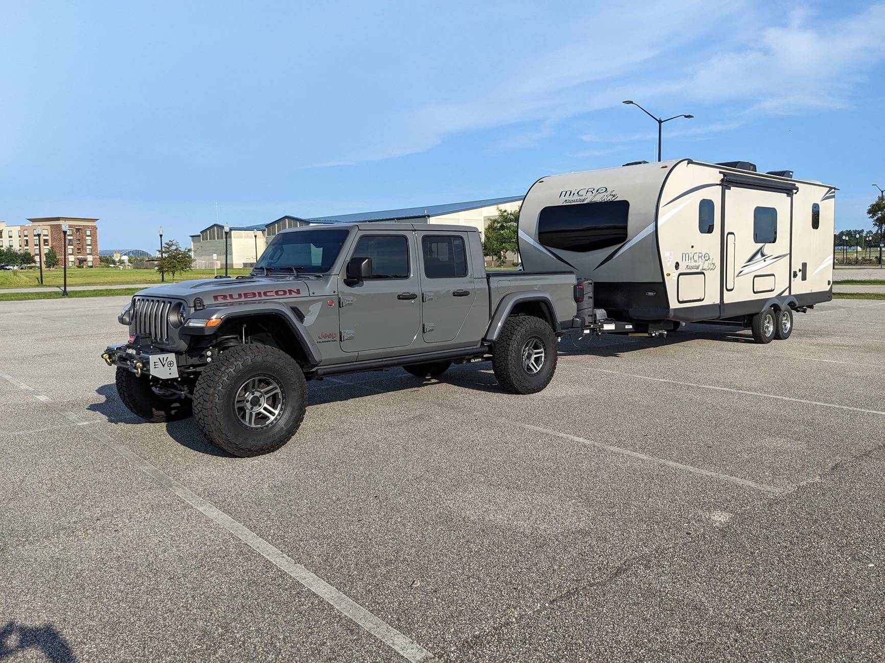 Jeep Gladiator Best lift for 37" tires AND towing / overlanding PXL_20240729_224435102