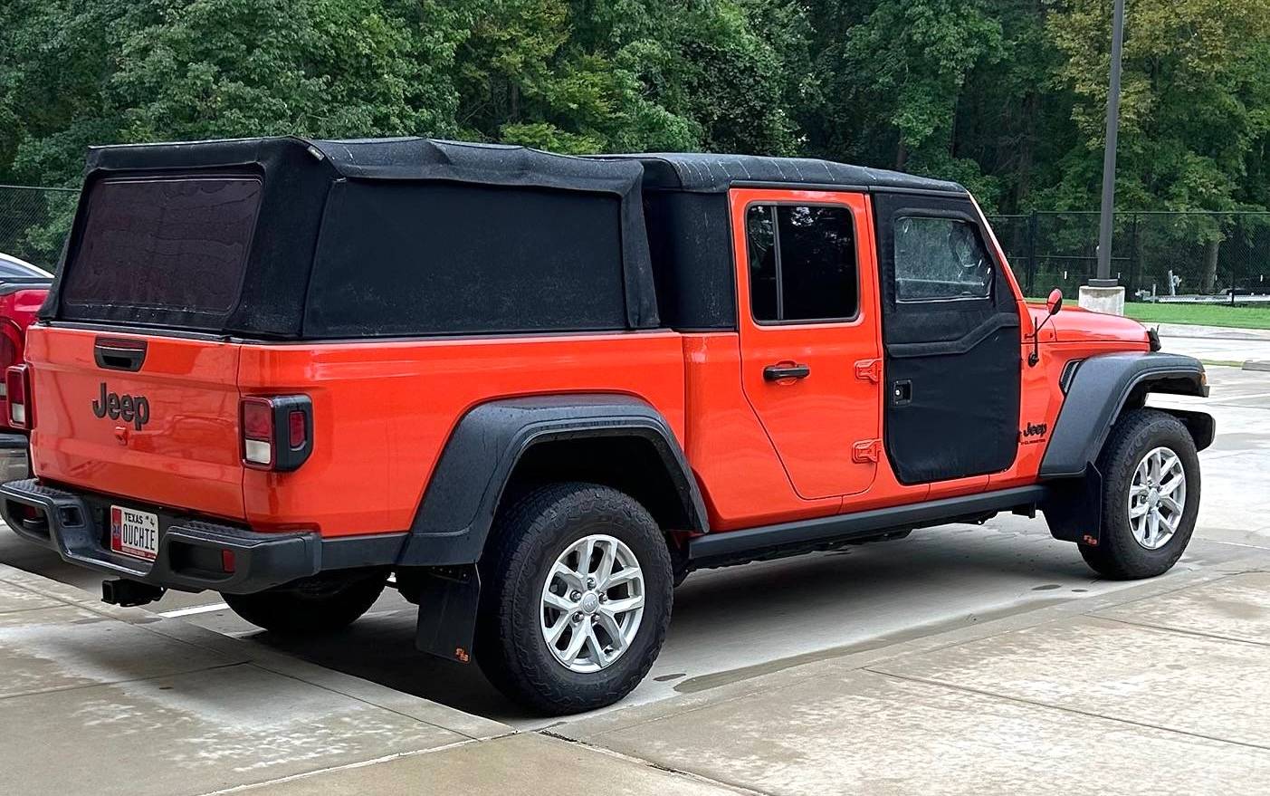 Jeep Gladiator Bestop Supertop for Truck IMG_0232