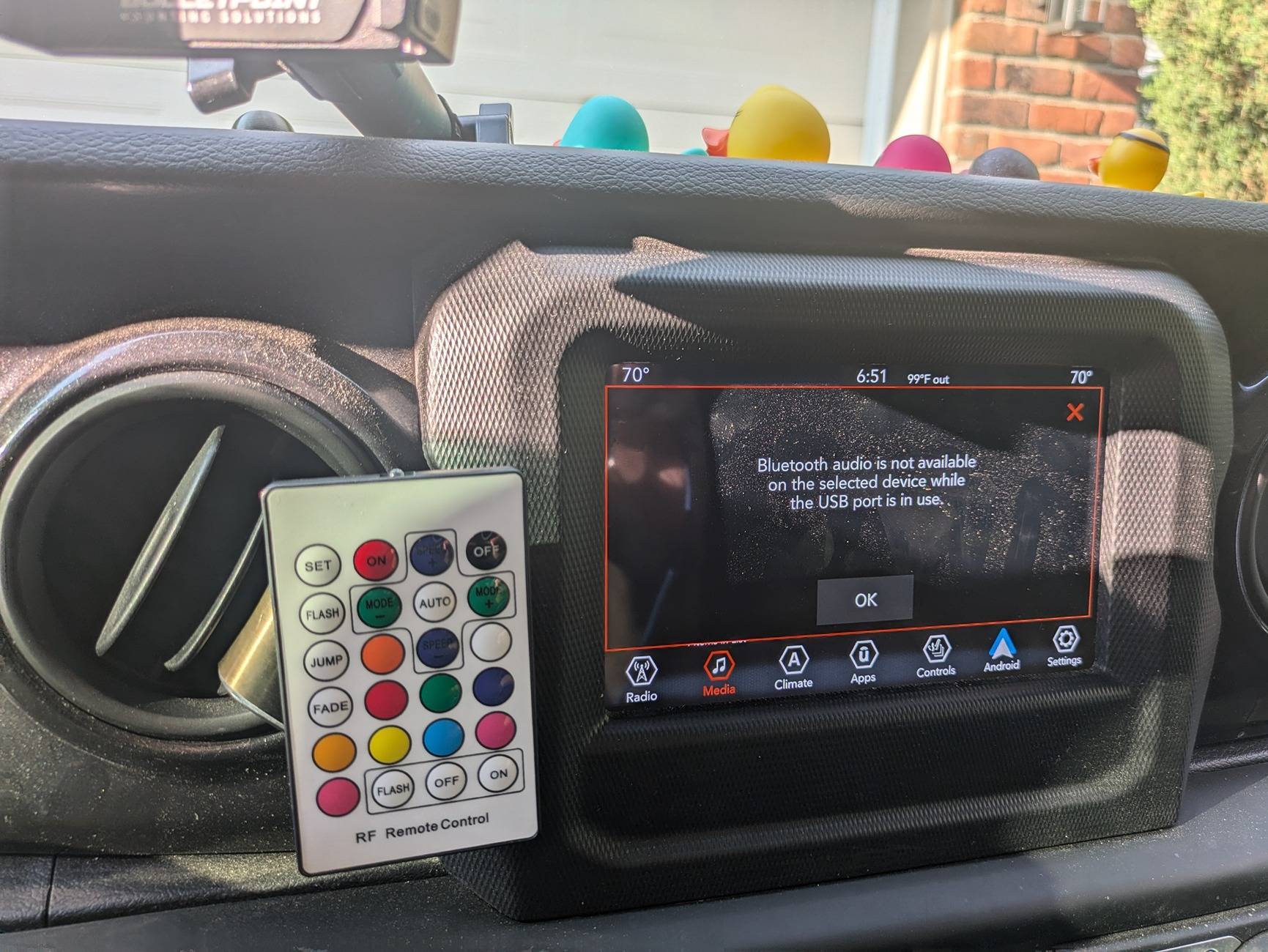Jeep Gladiator Simultaneous Bluetooth and Uconnect 1000001868
