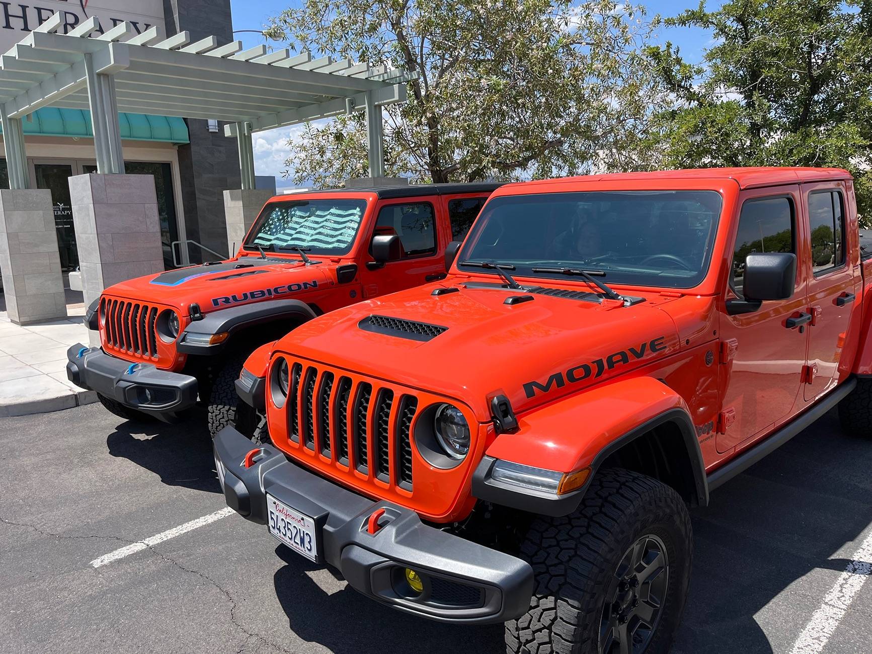 Jeep Gladiator Jeeps Parking Next To Jeeps IMG_7158