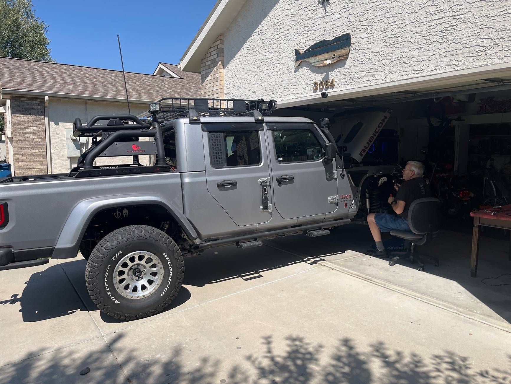 Jeep Gladiator 2020 gladiator: ESS/aux battery bypass/ blown N3 fuse with no hvac or radio controls image