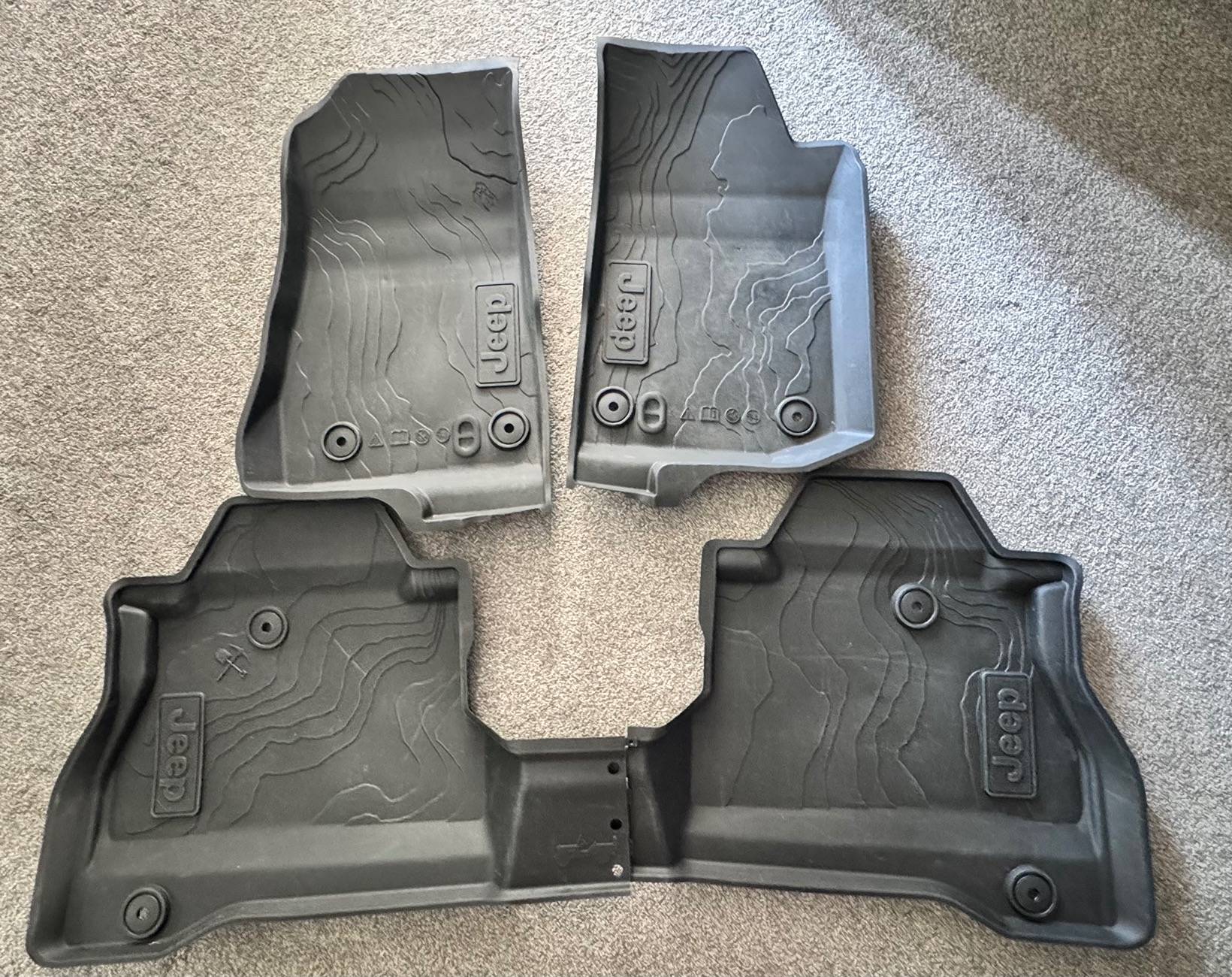 Jeep Gladiator Gladiator Factory Mud Mats IMG_7177