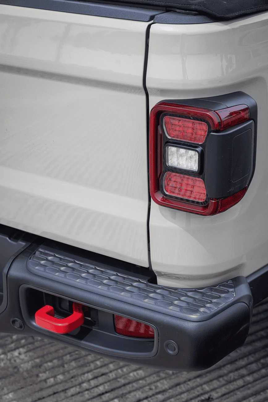 Jeep Gladiator 2020 Jeep Gladiator Overland in Gobi $38K tempImageVLkG1I