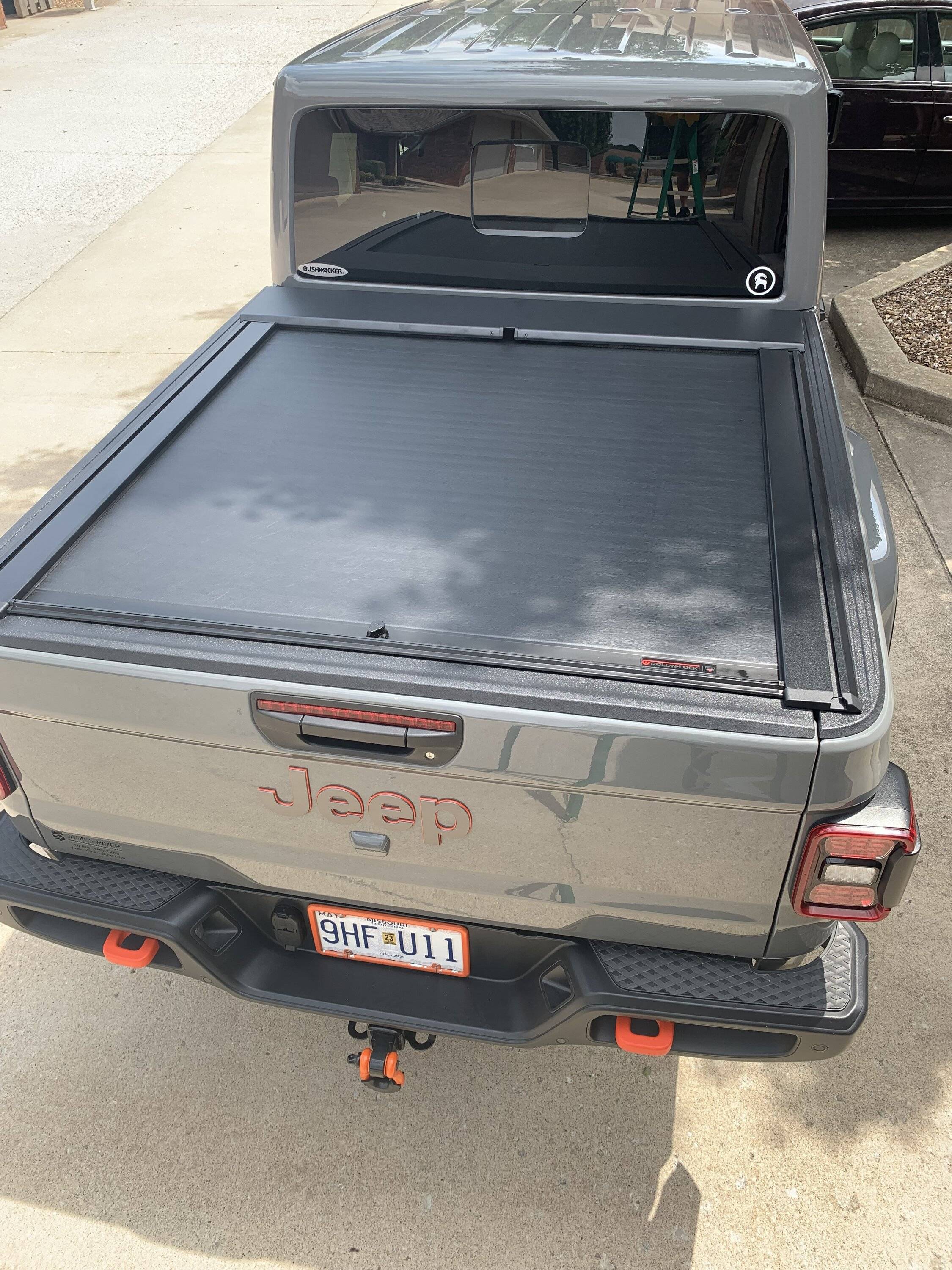 Jeep Gladiator Roll-N-Lock M-Series XT Retractable Tonneau Cover Roll-N-Lock1.JPG