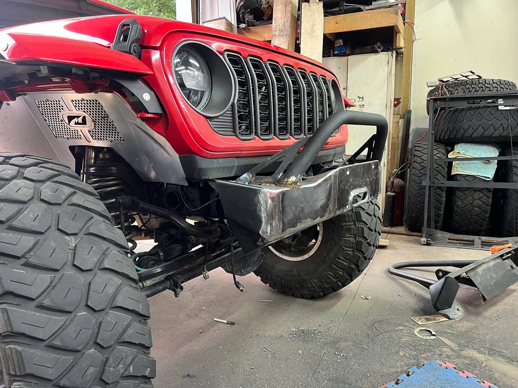 Jeep Gladiator ‘24 Grille and 8274 bumper IMG_6338