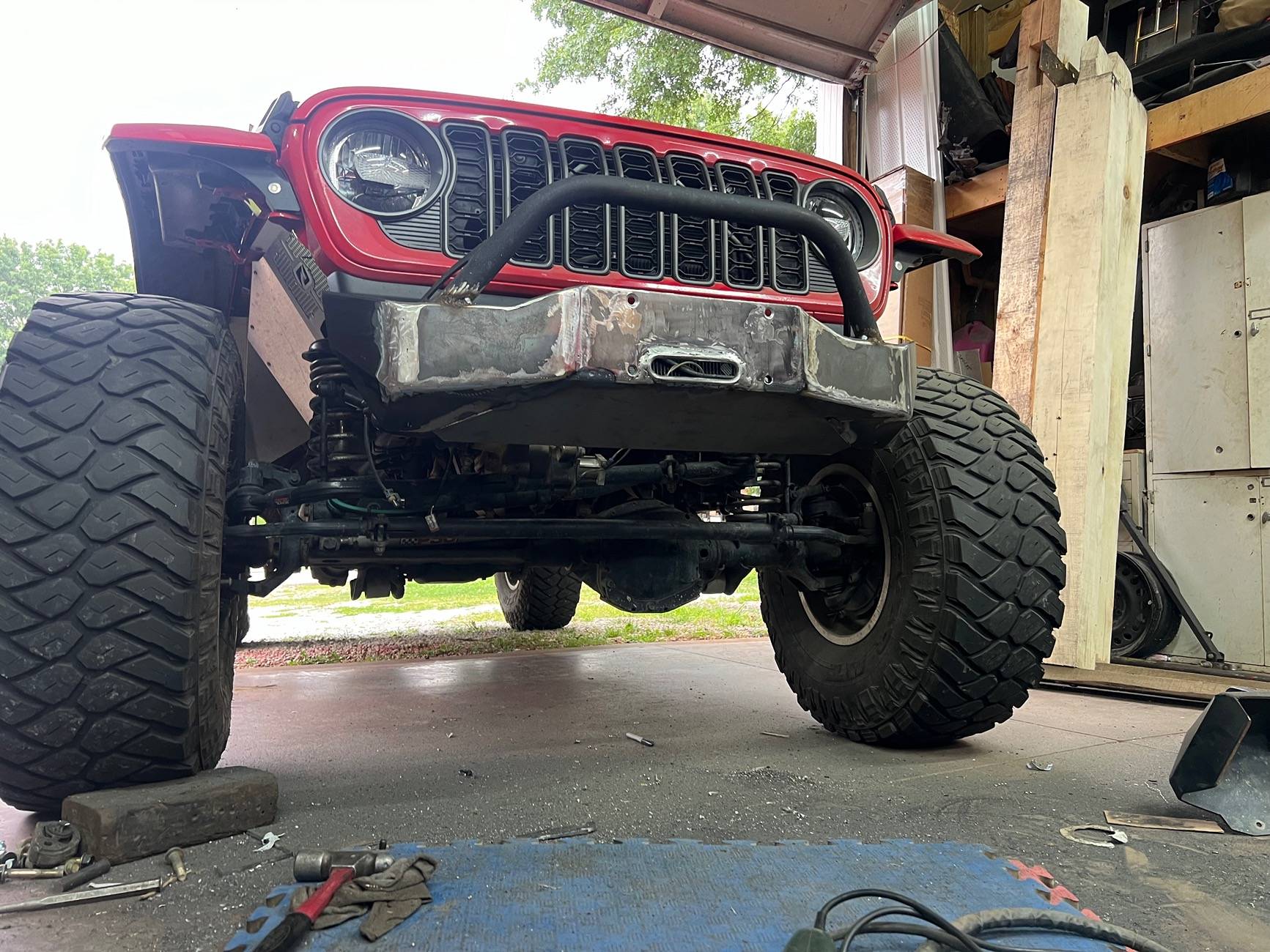 Jeep Gladiator ‘24 Grille and 8274 bumper IMG_6337