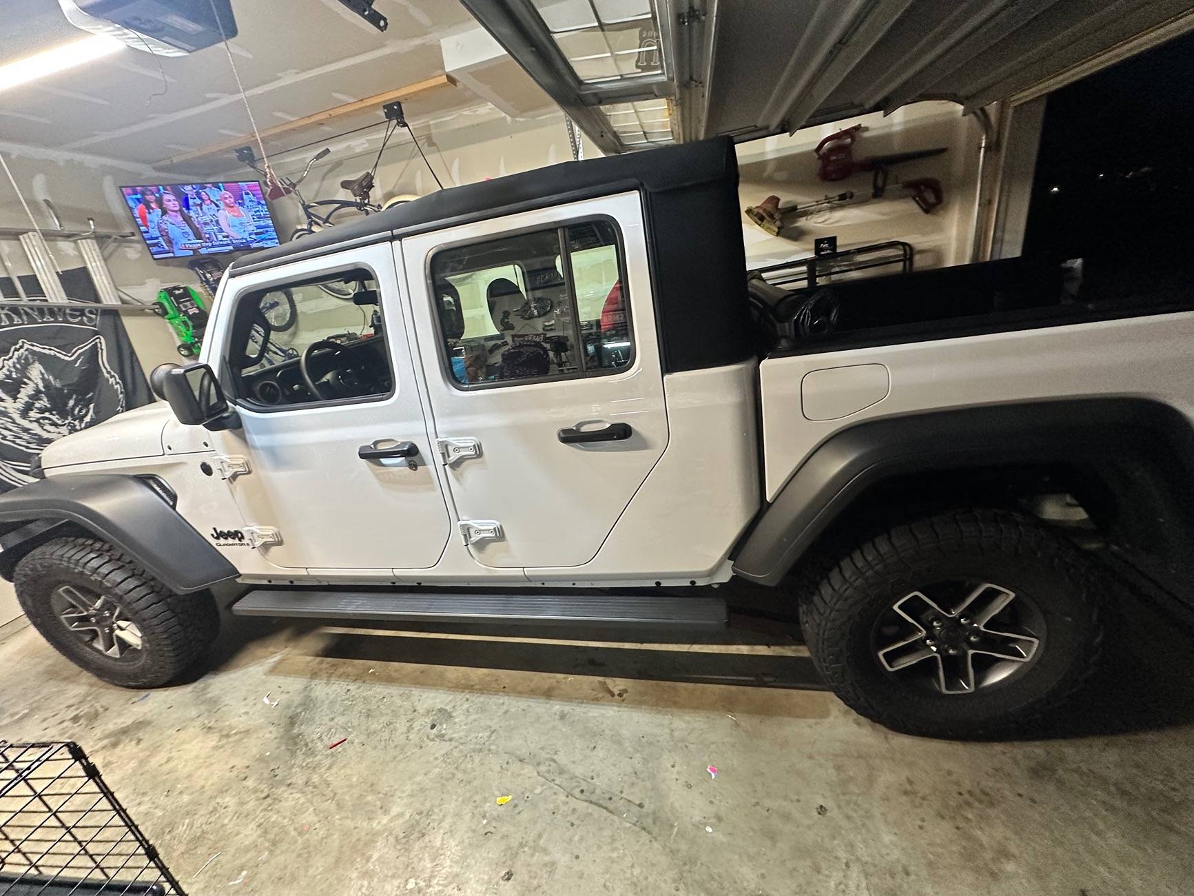 Jeep Gladiator Picked up my wife a Gladiator Again tonight IMG_1990