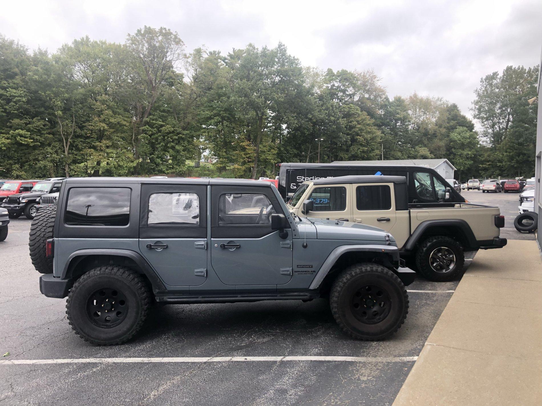 Jeep Gladiator Where are my future Gobis A597439E-FBD6-4B35-9BA1-790399995561