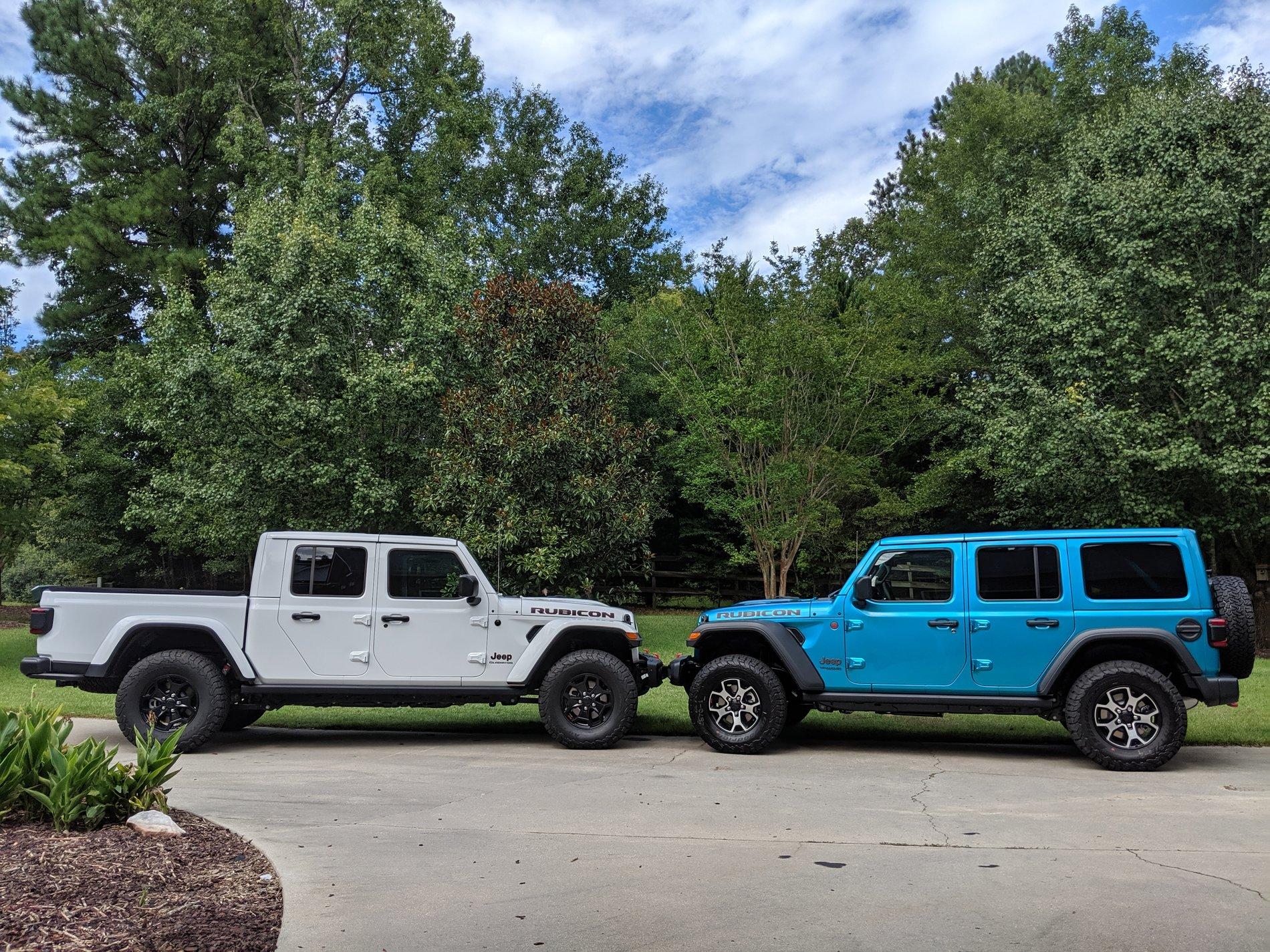 Jeep Gladiator Bikini blue gladiator! download_20190804_162058