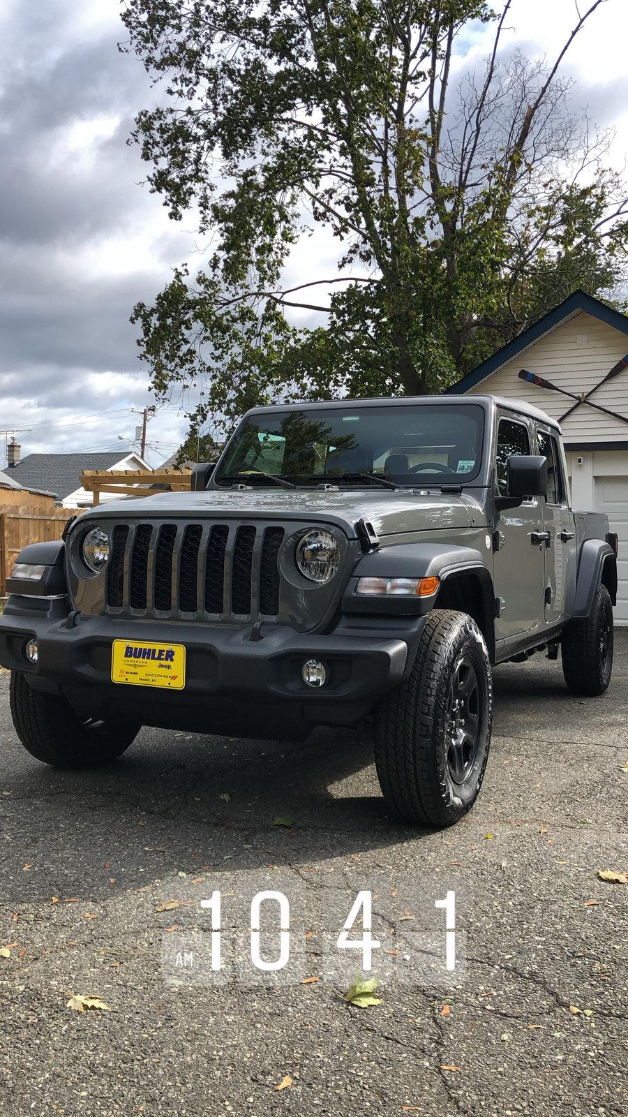Jeep Gladiator STING GRAY Gladiator JT Club 205AF610-9FA4-474F-94E4-B87667E76CF1