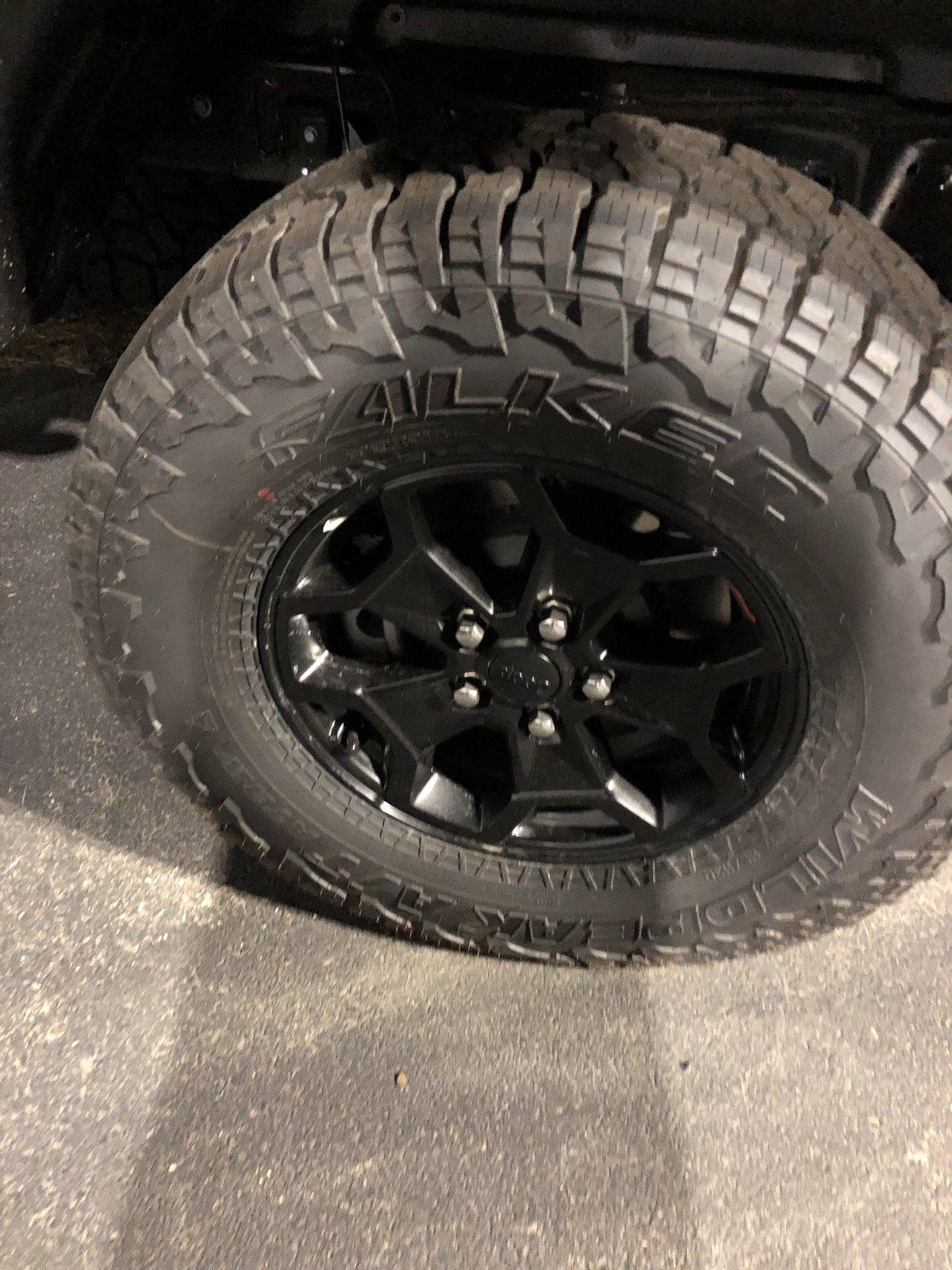 Jeep Gladiator Falken A/T LT285/70R17 tires 7948126F-8560-40CF-BE83-C84E61E4B39F